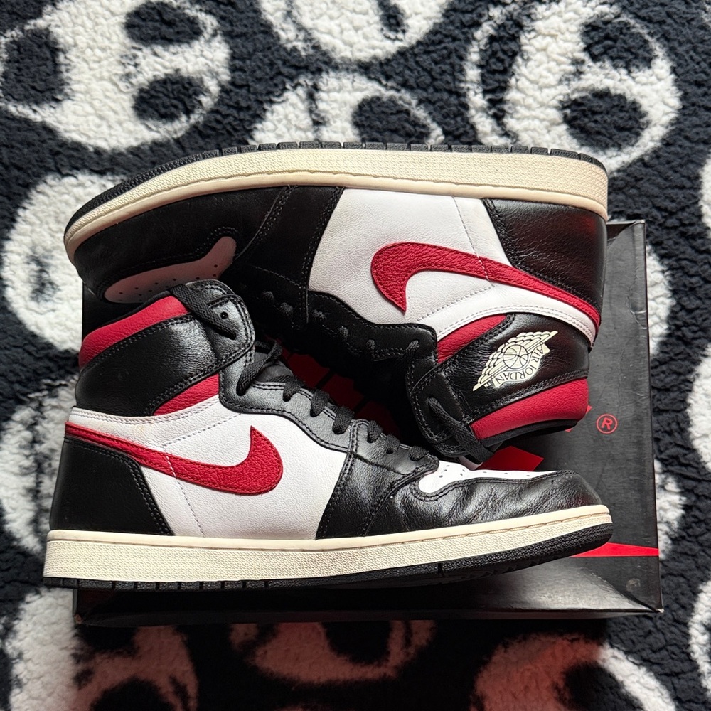 Nike Air Jordan 1 High Black Gym Red